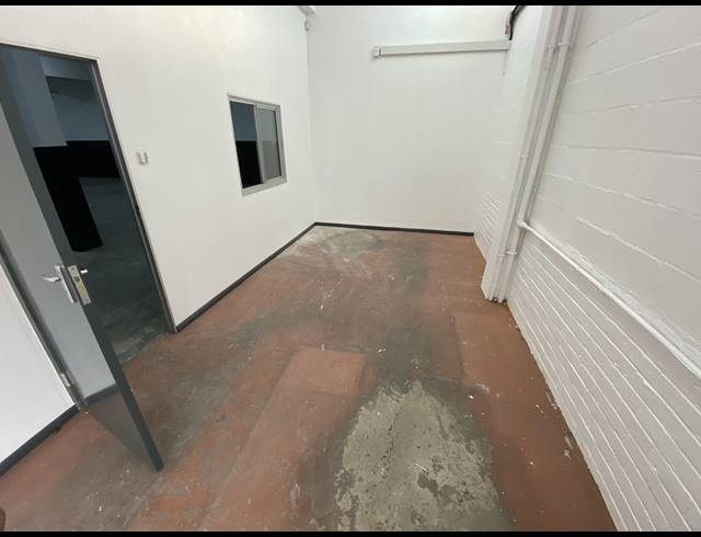 1,160M² WAREHOUSE TO LET IN MAITLAND